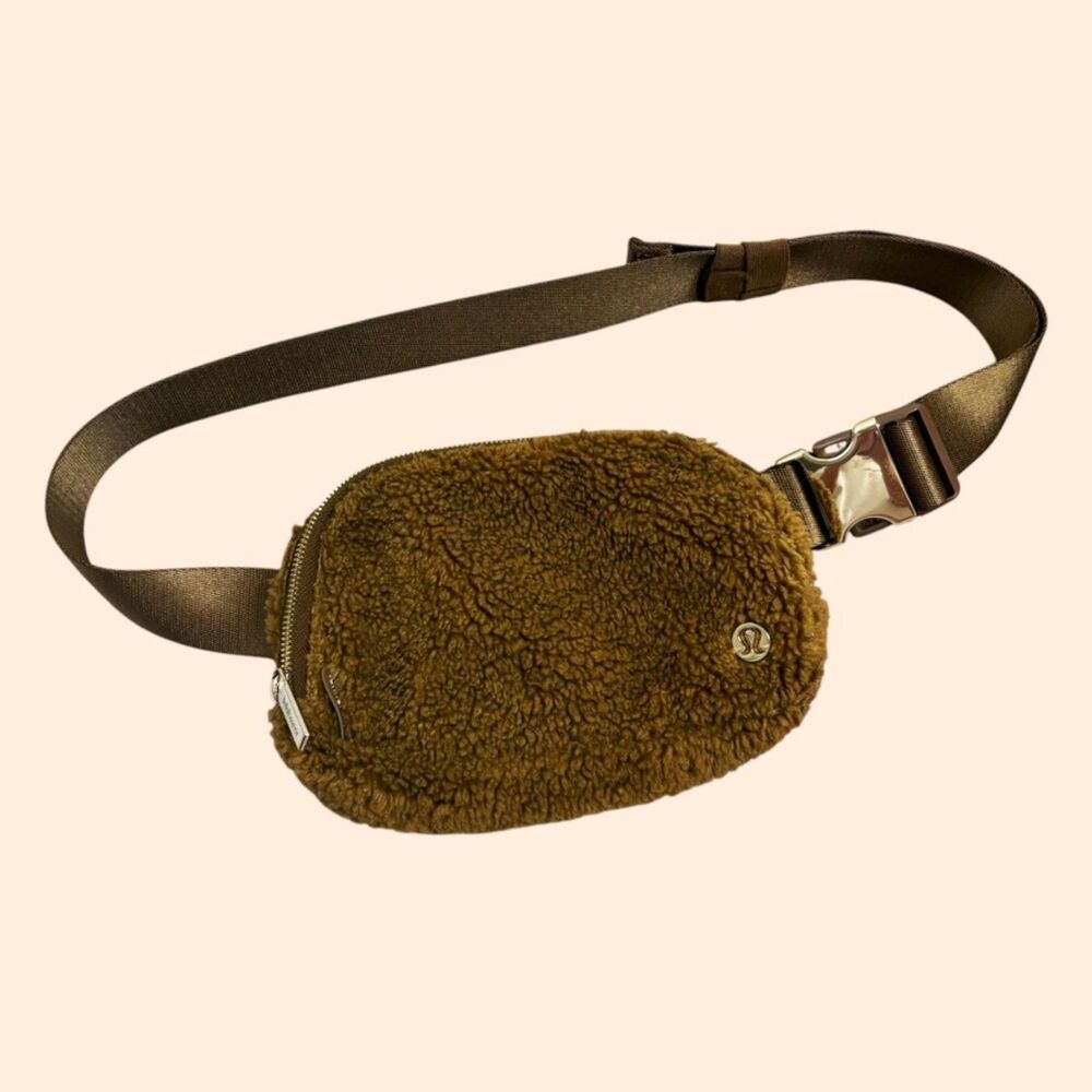 Lululemon Everywhere Belt Bag Fleece